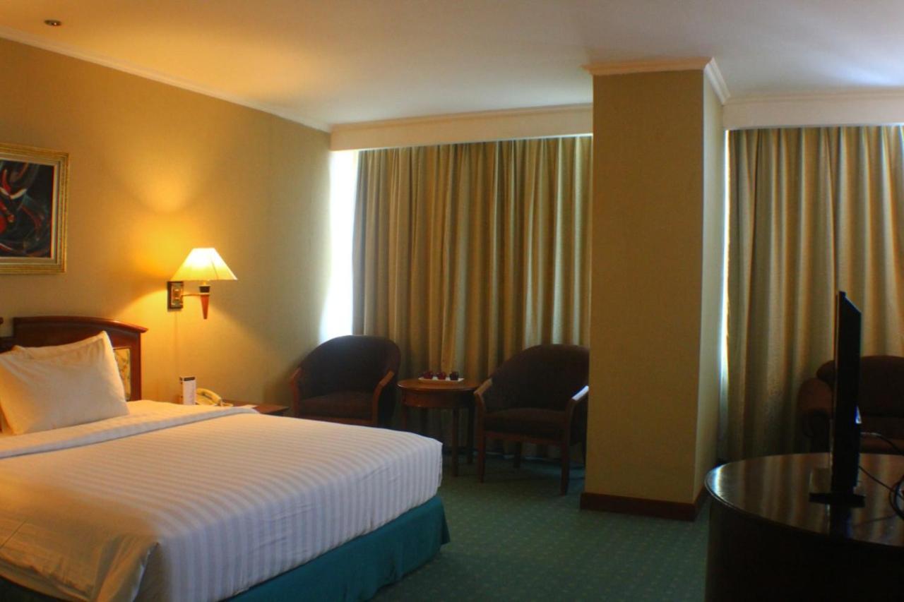 Grand Arkenso Park View Hotel Semarang Buitenkant foto