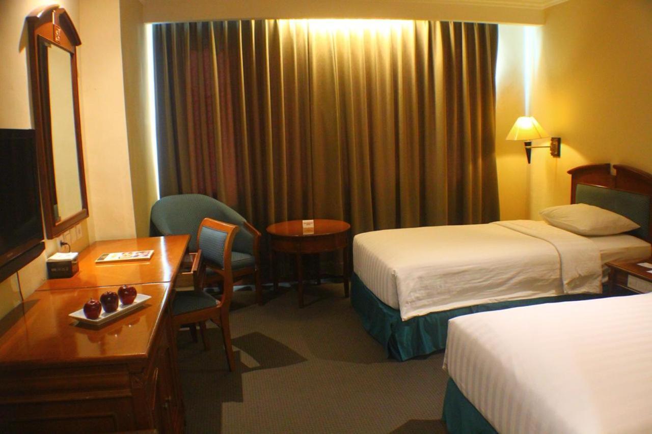 Grand Arkenso Park View Hotel Semarang Buitenkant foto