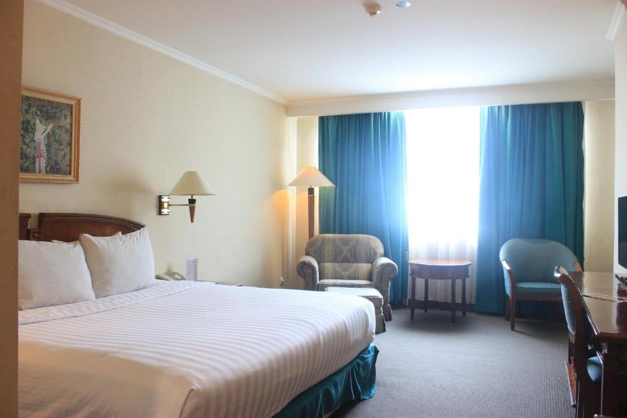Grand Arkenso Park View Hotel Semarang Buitenkant foto