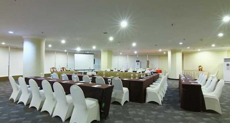 Grand Arkenso Park View Hotel Semarang Buitenkant foto
