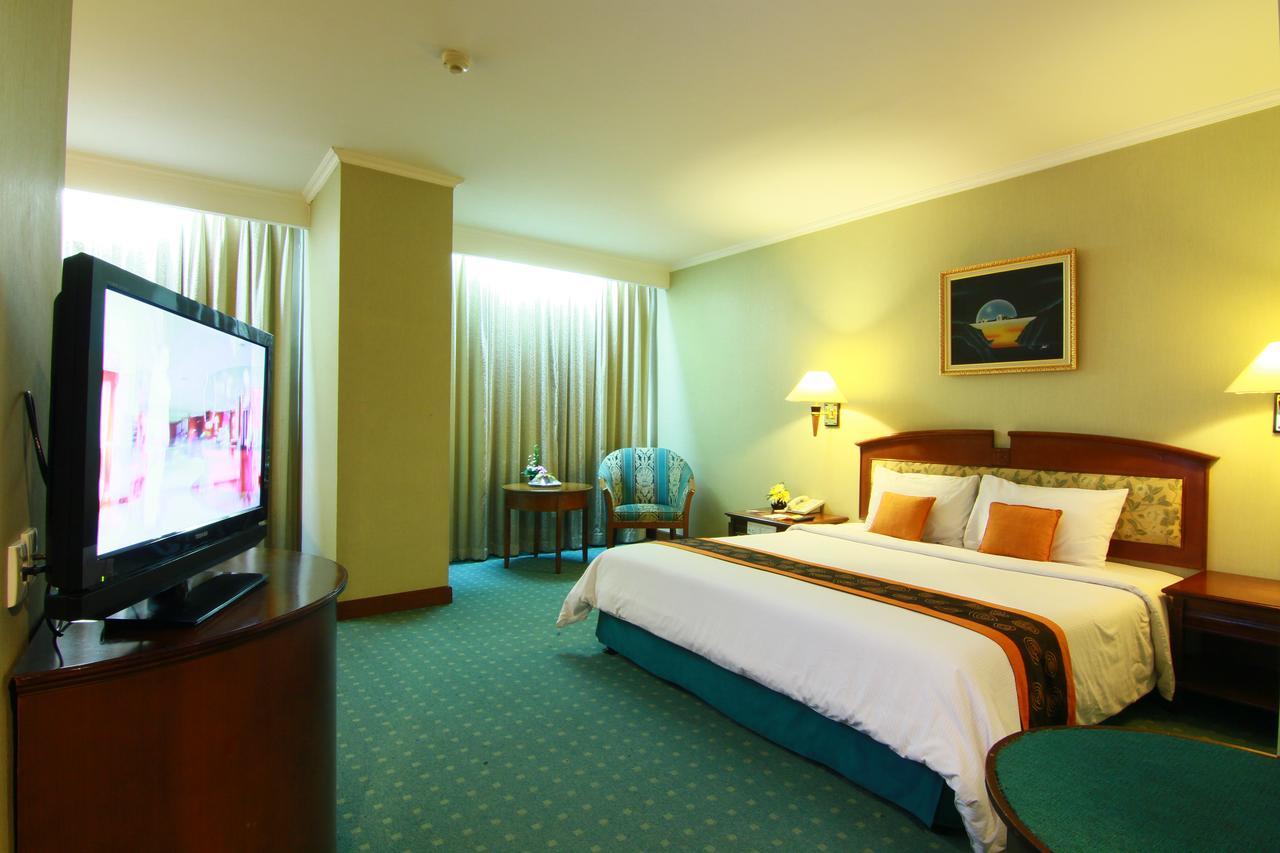 Grand Arkenso Park View Hotel Semarang Buitenkant foto