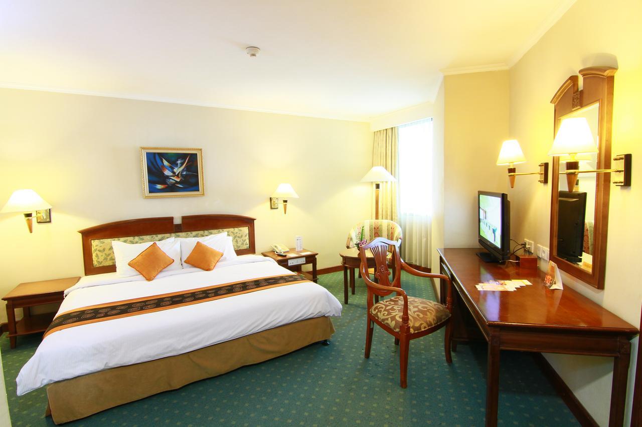 Grand Arkenso Park View Hotel Semarang Buitenkant foto