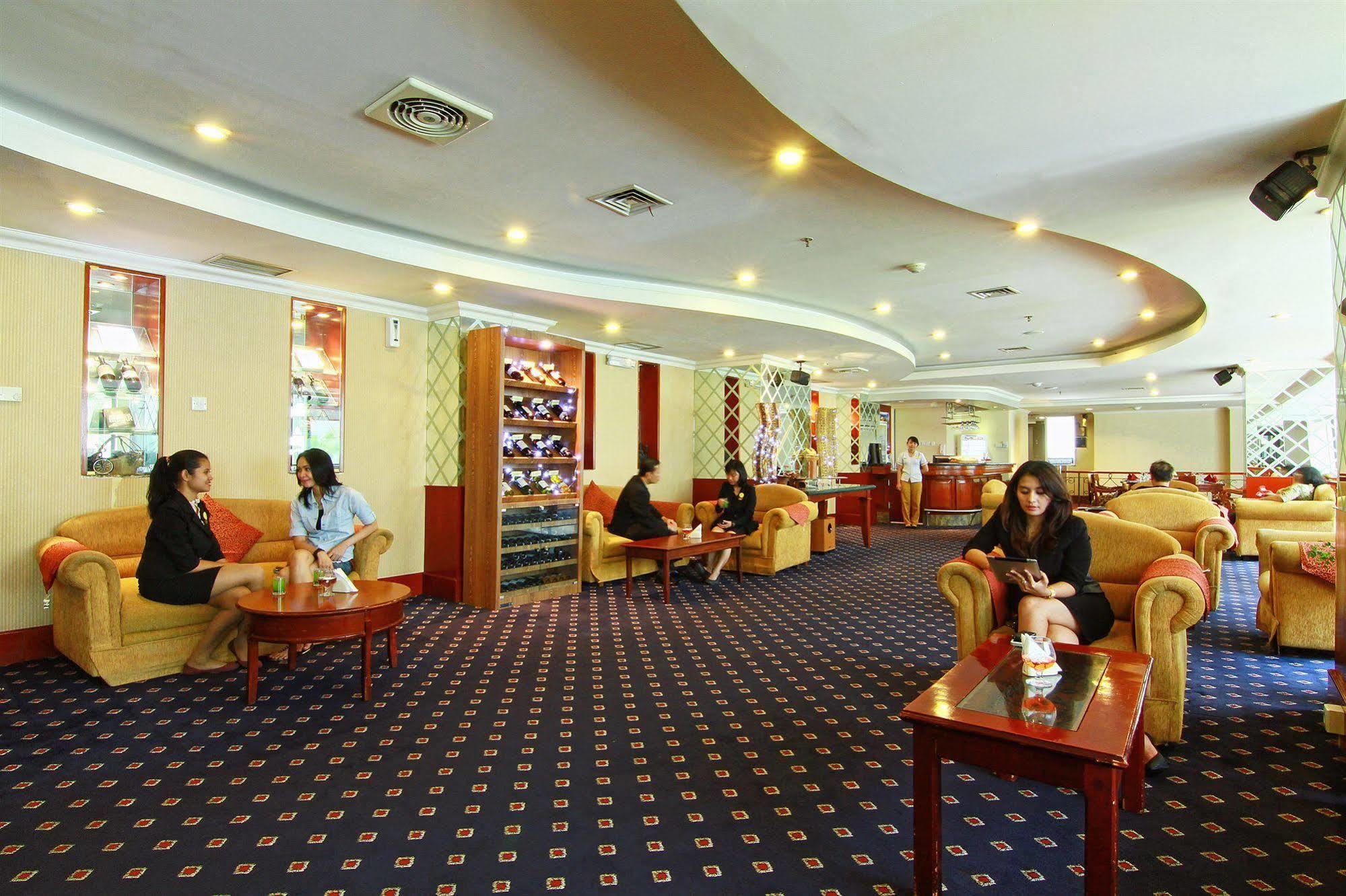 Grand Arkenso Park View Hotel Semarang Buitenkant foto