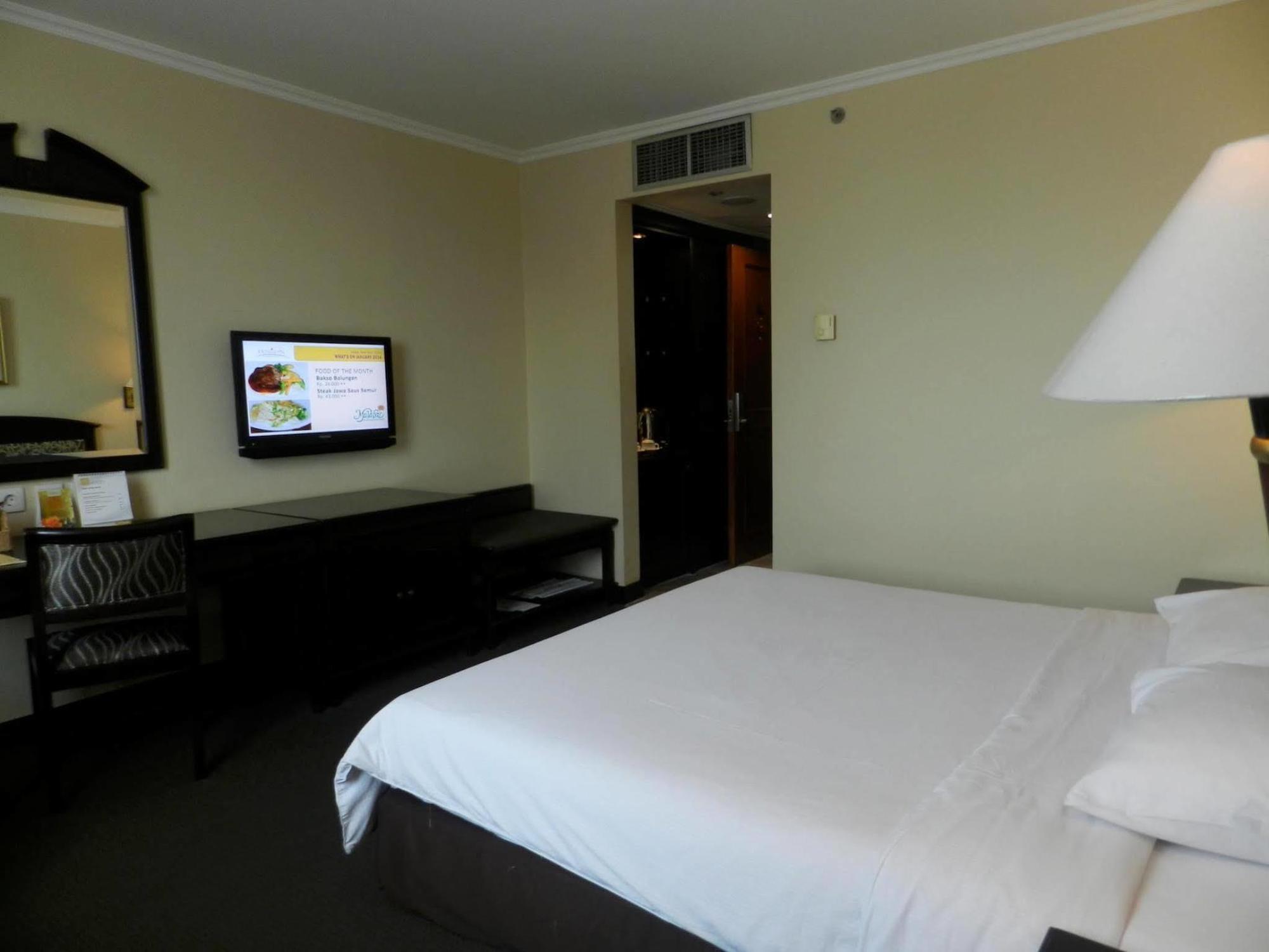 Grand Arkenso Park View Hotel Semarang Buitenkant foto