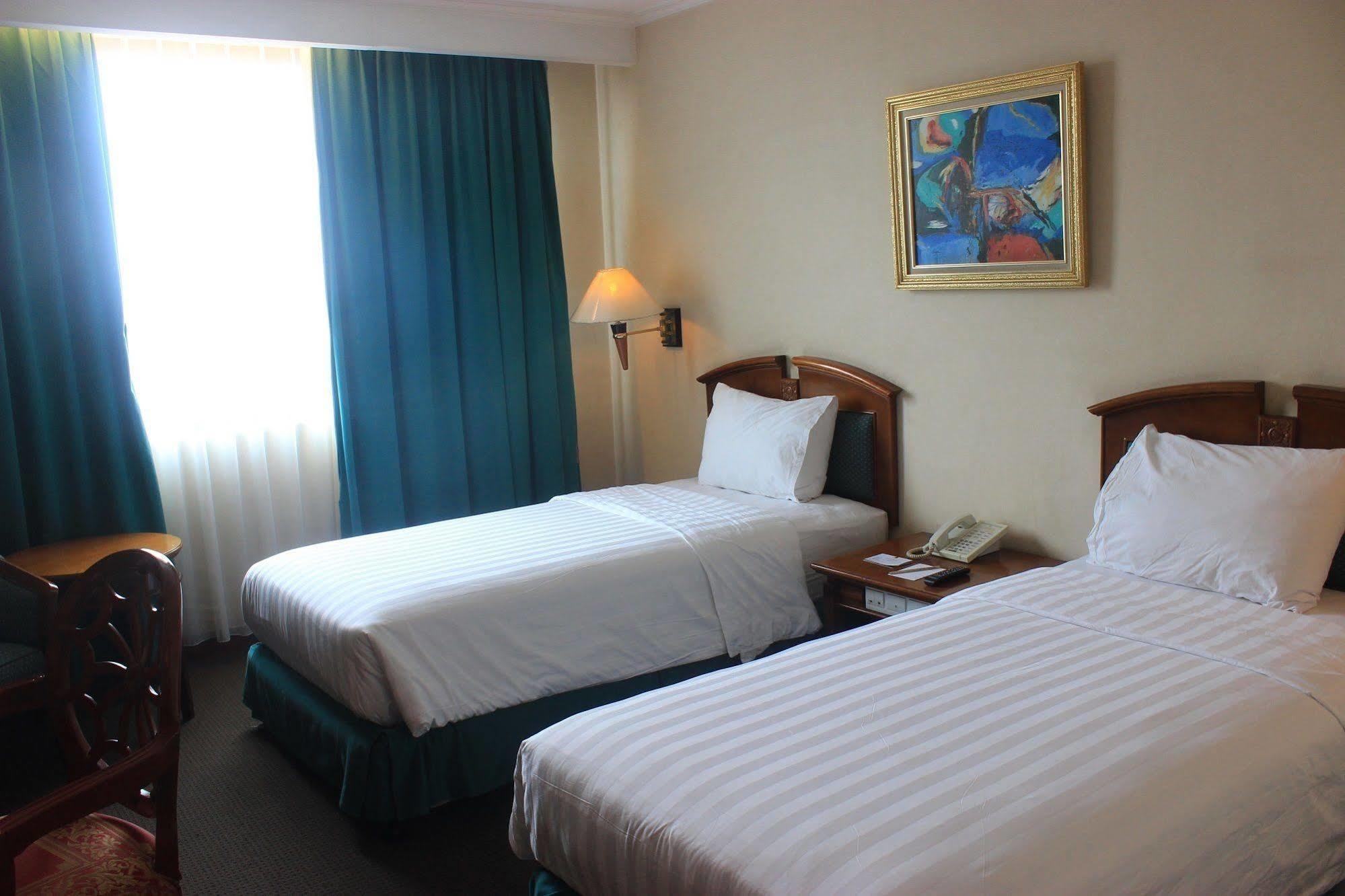 Grand Arkenso Park View Hotel Semarang Buitenkant foto