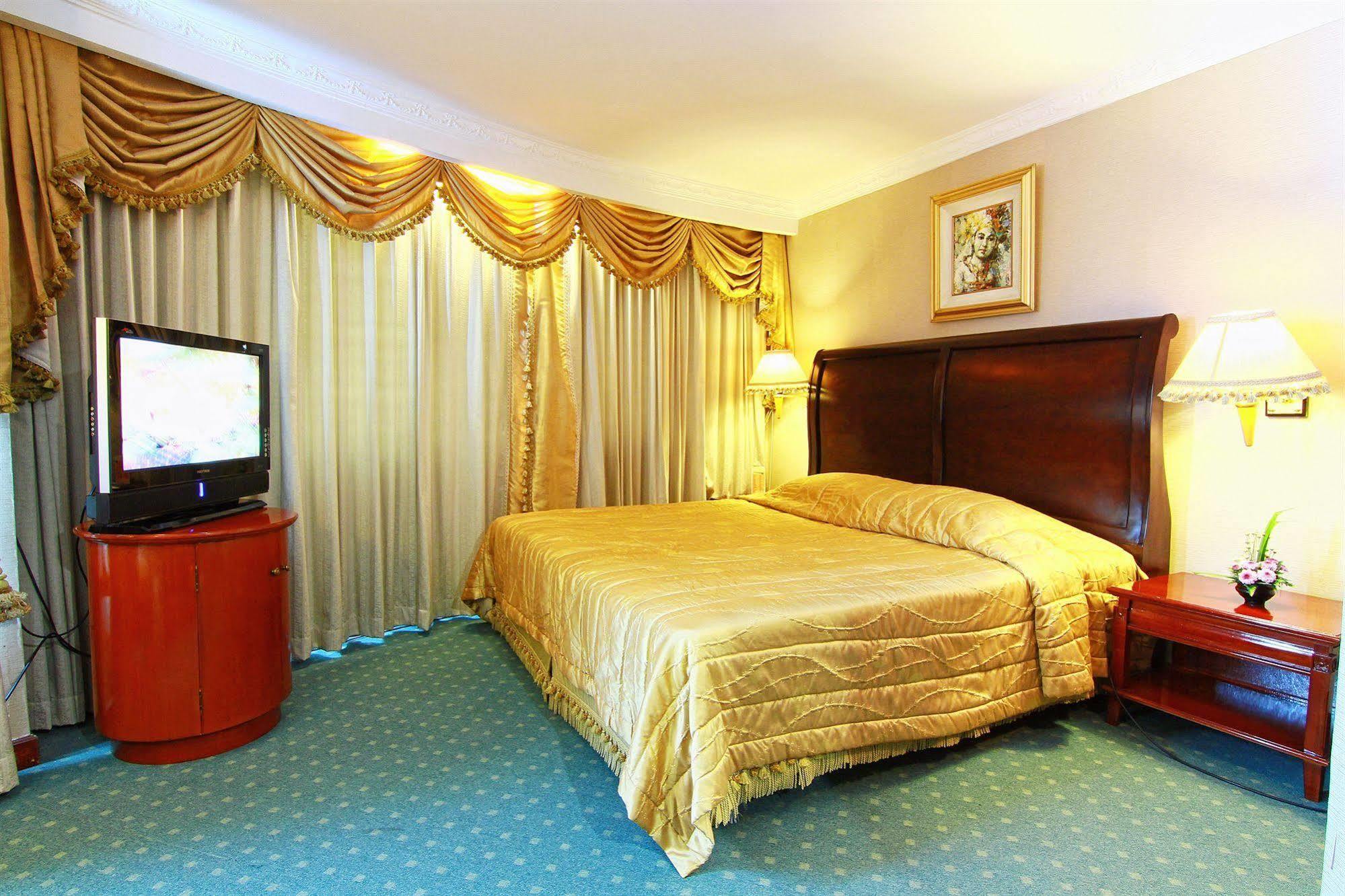 Grand Arkenso Park View Hotel Semarang Buitenkant foto