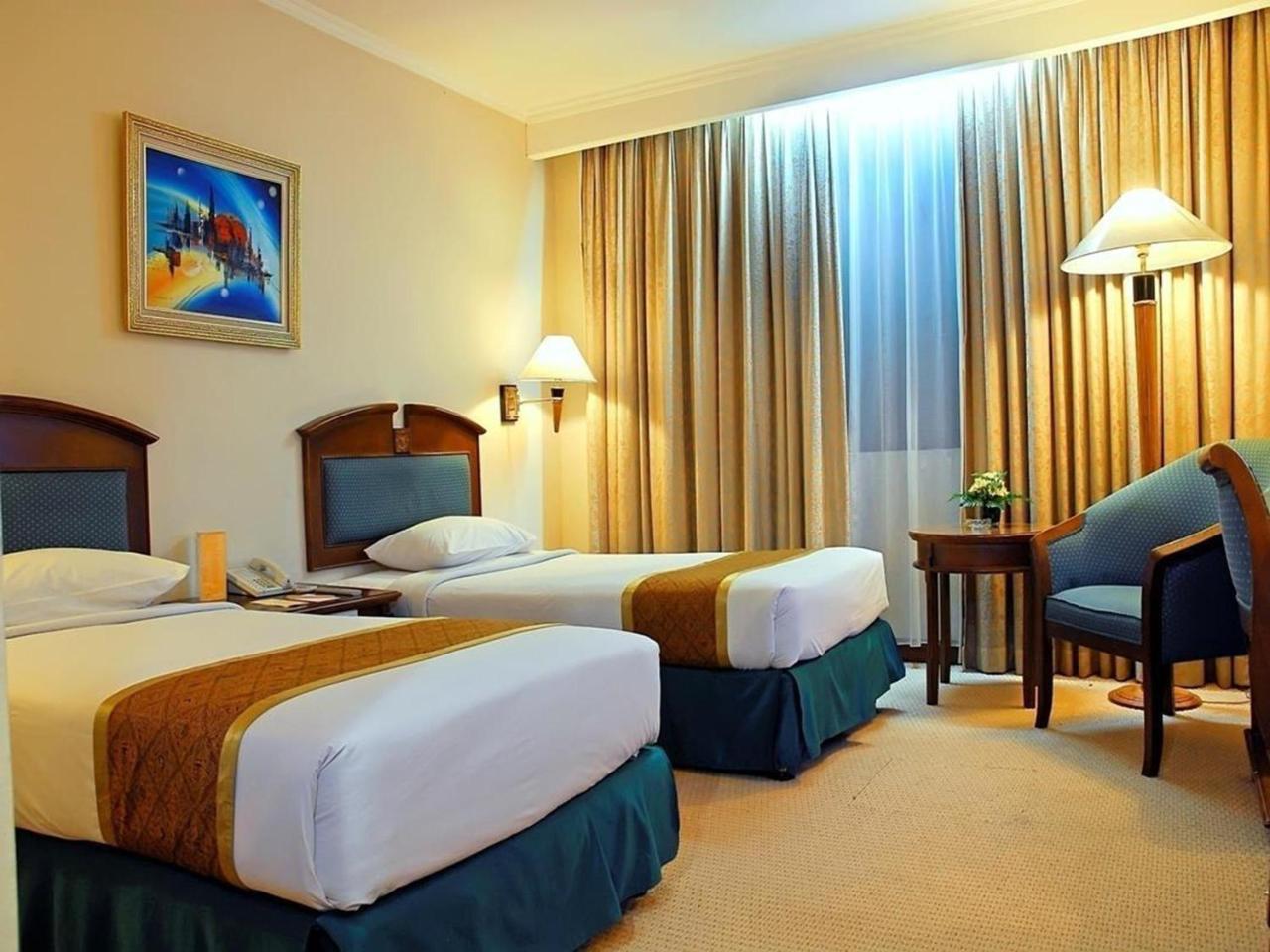 Grand Arkenso Park View Hotel Semarang Buitenkant foto